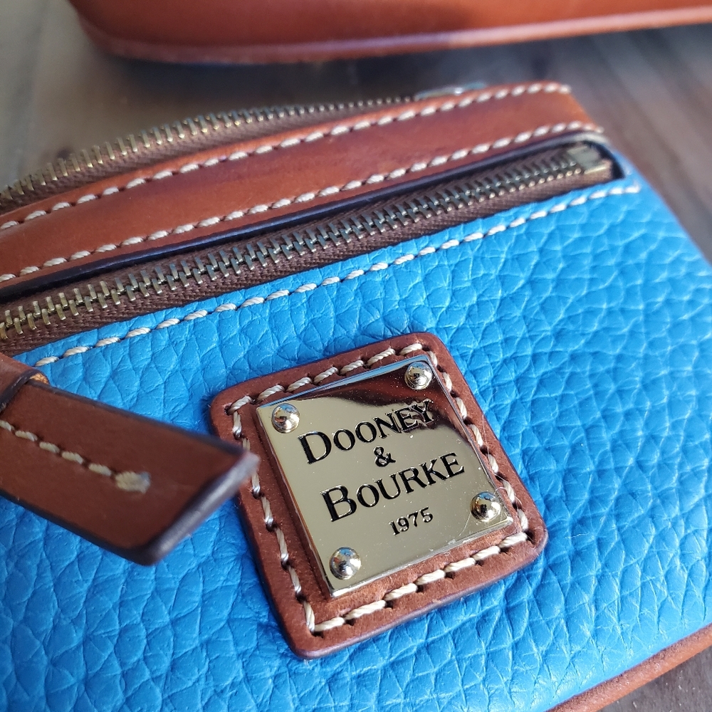 Dooney & Bourke Purse